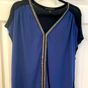Detailed blue/black blouse